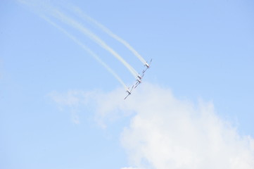 Synchronized flight of 4 planes in the team