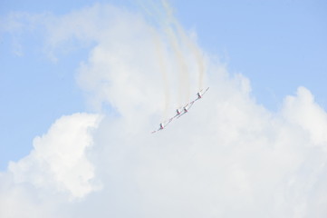 Synchronized flight of 4 planes in the team