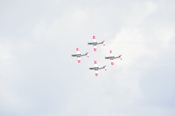 Synchronized flight of 4 planes in the team