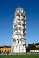 Fototapeta na wymiar Pisa leaning tower/view of leaning tower in afternoon