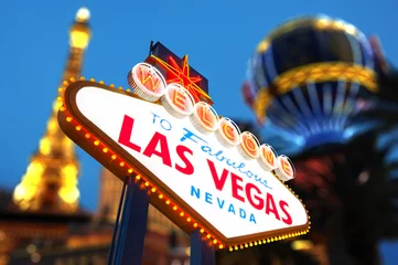 Foto auf Acrylglas Welcome to Fabulous Las Vegas Neon Sign © somchaij