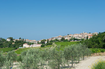 village Rousset les vignes