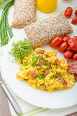 Scrambled eggs with bacon