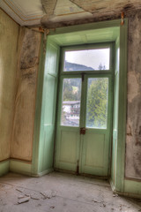 Fototapeta na wymiar Fenster im Geisterhaus