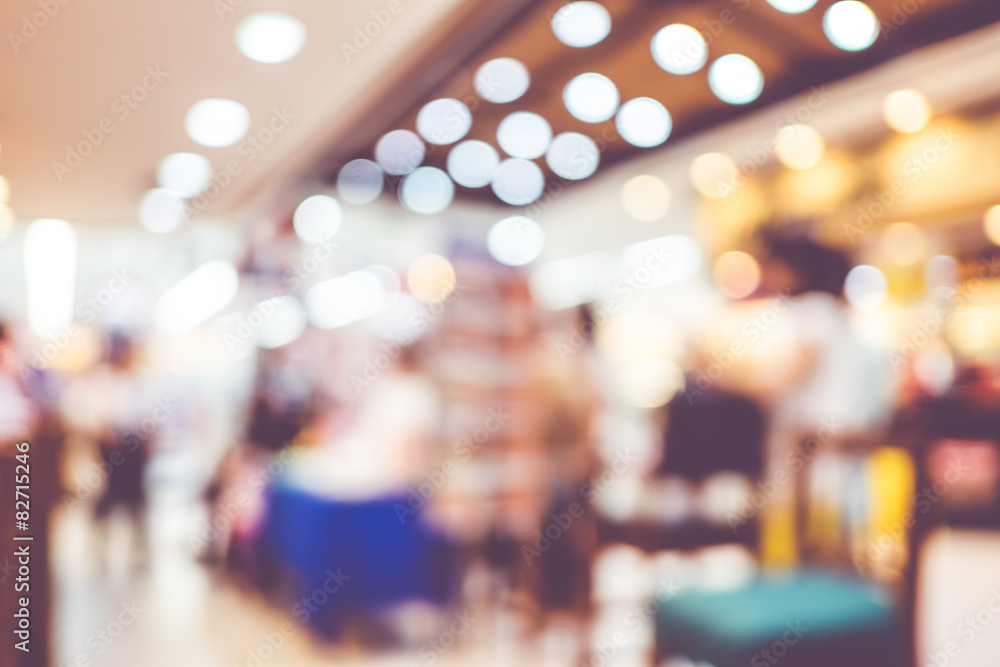 Poster Blurred background : Groups of customer queuing in front of rest