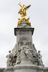 Fototapeta na wymiar Victoria Denkmal mit Siegesgöttin