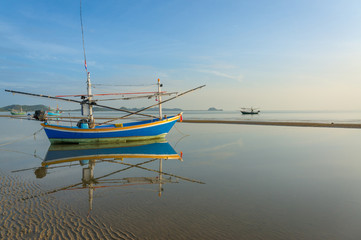 Fototapeta na wymiar Fishing boat at Sam Roi Yod beach
