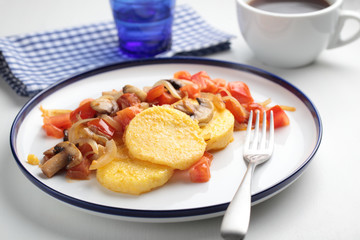 Polenta with mushrooms and vegetables