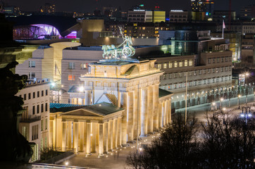 view of the illuminated brandenburger tor © dudlajzov