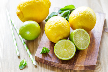 Fototapeta na wymiar Fresh ripe citruses