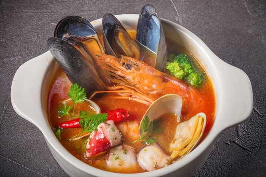 ペスカトーレ　イタリア料理　 pescatore Fishery soup 