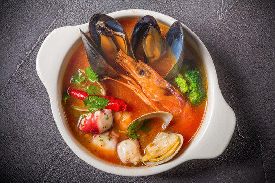 ペスカトーレ　イタリア料理　 pescatore Fishery soup 
