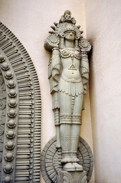 Pabell&oacute;n de Colombia, diosa guerrera, Sevilla, Espa&ntilde;a