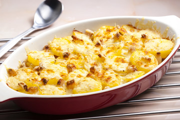 baked cream potatoes with bacon