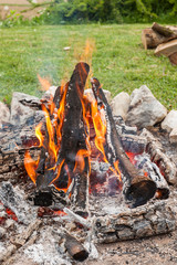 Lagerfeuer - Feuer - Flammen - Feuerstelle