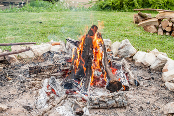 Lagerfeuer - Feuer - Flammen - Feuerstelle