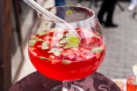 Bowle Bilder Durchsuchen 9,555 Archivfotos, und Videos