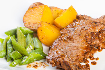 sirloin steak with vegetables