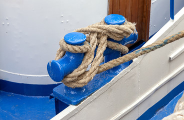 Knot on a bollard of a boat