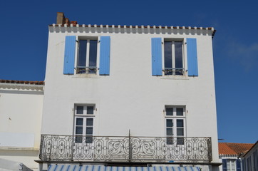 Fototapeta na wymiar Façade d'immeuble (France)