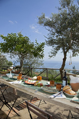 brunch  in giardino con panorama