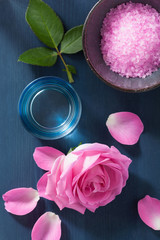 Obraz na płótnie Canvas rose flower herbal salt for spa and aromatherapy