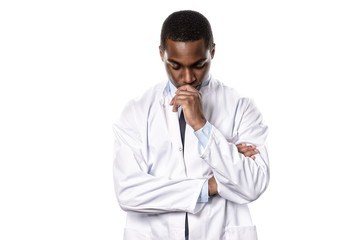 Besorgter afrikanischer Arzt