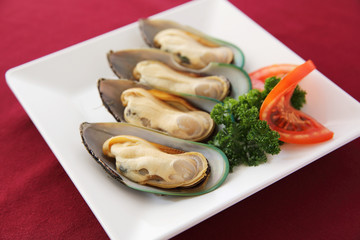 Raw mussels