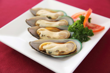 Raw mussels