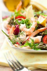 Salat mit garnelen 