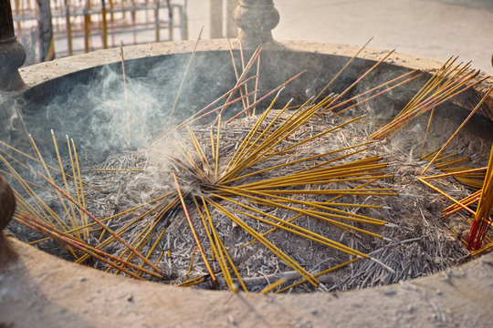 Smoldering incense sticks
