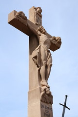 Dorfplatz Sandweier mit Wegkreuz