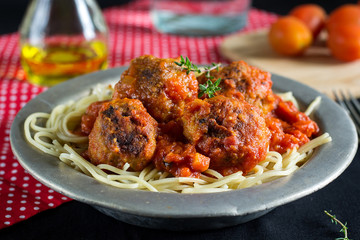 Beef meatballs with tomato sauce and pasta