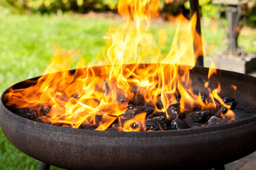 Grillfeuer Sommer Holzkohle