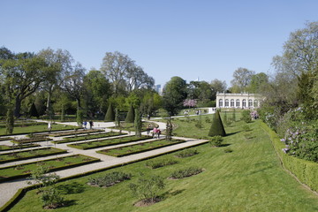 Obraz premium Pelouse du Jardin de Bagatelle à Paris