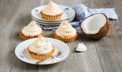 tartlets with coconut cream and meringue