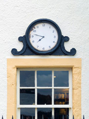 Fototapeta na wymiar antique outdoor wall clock