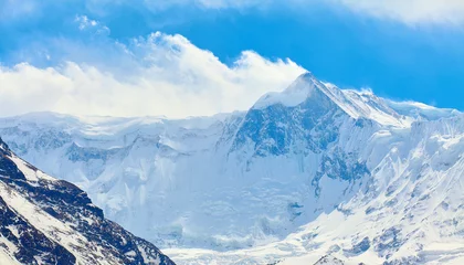 Foto op Plexiglas Dhaulagiri Sneeuw bedekte bergen.