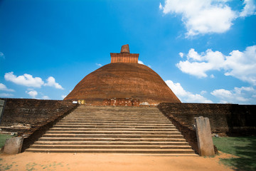 Fototapeta na wymiar Jethawana dagabo at Anuradhapura in Sri Lanka