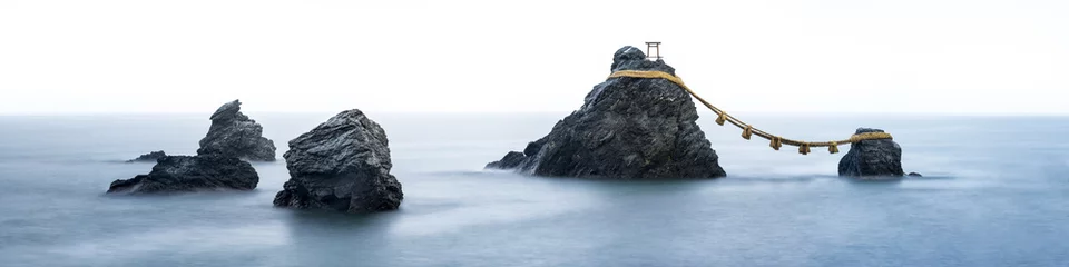 Rolgordijnen Meoto iwa rotsen in Ise Japan © eyetronic