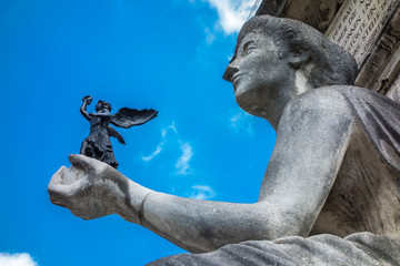 Allegorie der Kunst an Ludwigsbrücke in München