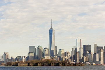Obraz premium Lower Manhattan Skyline & Ellis Island, New York 