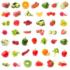 Fotobehang groenten en fruit ingrediënten samenstelling op witte achtergrond © pixarno