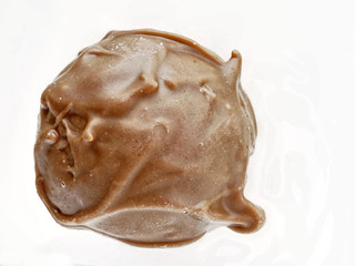 einzelne handgebachte Buttertrueffel - Praline