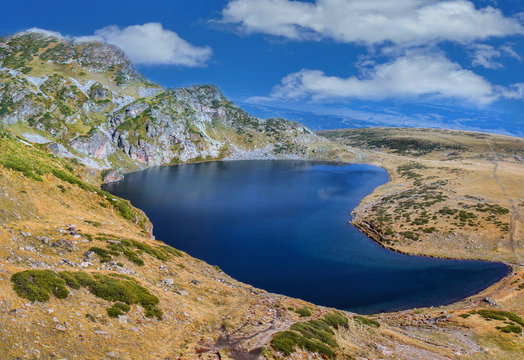 Babreka (Kidney) lake in Rila mountain, Bulgaria © todoryankov