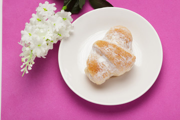 Rogalik na talerzyku 