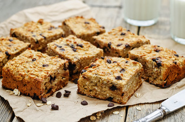 pumpkin cinnamon chip oatmeal bars