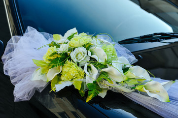 Romantic Decoration Flower on Wedding Car in Black and White