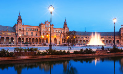 Fototapeta na wymiar Dawn view of Plaza de Espana. Seville