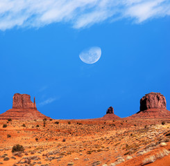 Monument Valley gibbous moon